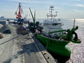 LNG Truck-to-Ship Bebunkerung der “Scheldt River” am 15.09.2020 im Elbehafen